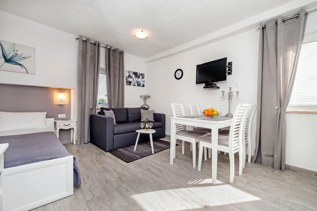 Studio Apartment Sunce Ровінь Екстер'єр фото